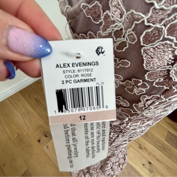 Alex Evenings Wisteria Rose Lace Cap Sleeve Maxi Gown with Shawl Size 12 - Picture 11 of 14
